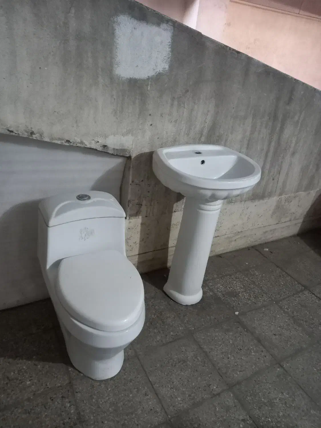 روشویی و تعداد۳عدد فرنگی|لوازم سرویس بهداشتی|تهران, تهرانسر شمالی|دیوار