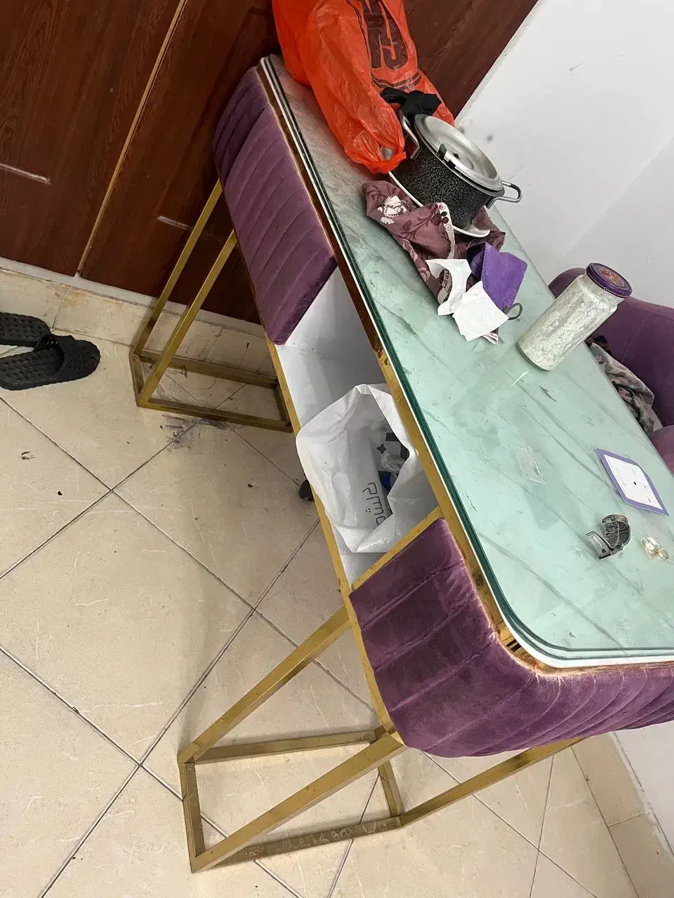 میز ناخن همراه دو عدد صندلی چرخ دار|آرایشگاه و سالن‌های زیبایی|سمنان, |دیوار