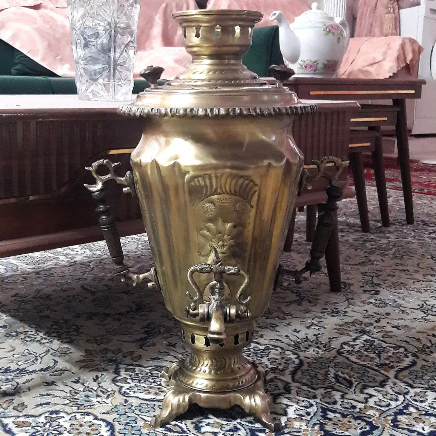 سماور برنجی ذغالی کار ۲۵ سال قبل تبریز نو نیم متری|سماور، چایساز، قهوهساز|قم, یخچال قاضی|دیوار