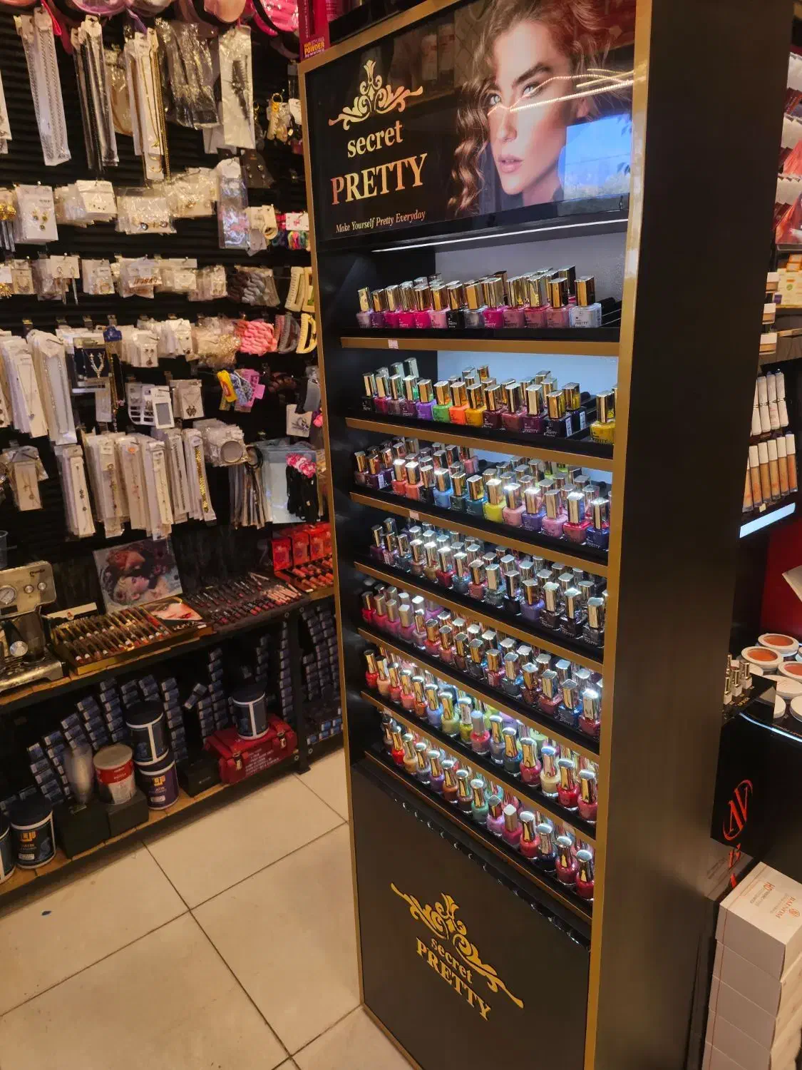 ۳ عدد استند لاک فروشی|فروشگاه و مغازه|قم, چهار امامزاده|دیوار