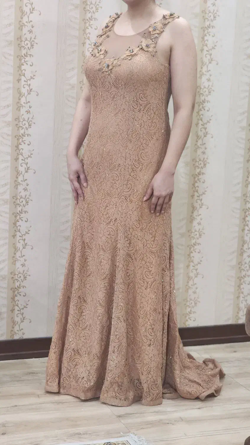 فروش تعدادی لباس مجلسی و مانتو(درحد نو)|لباس|اندیشه, اندیشه فاز ۳|دیوار