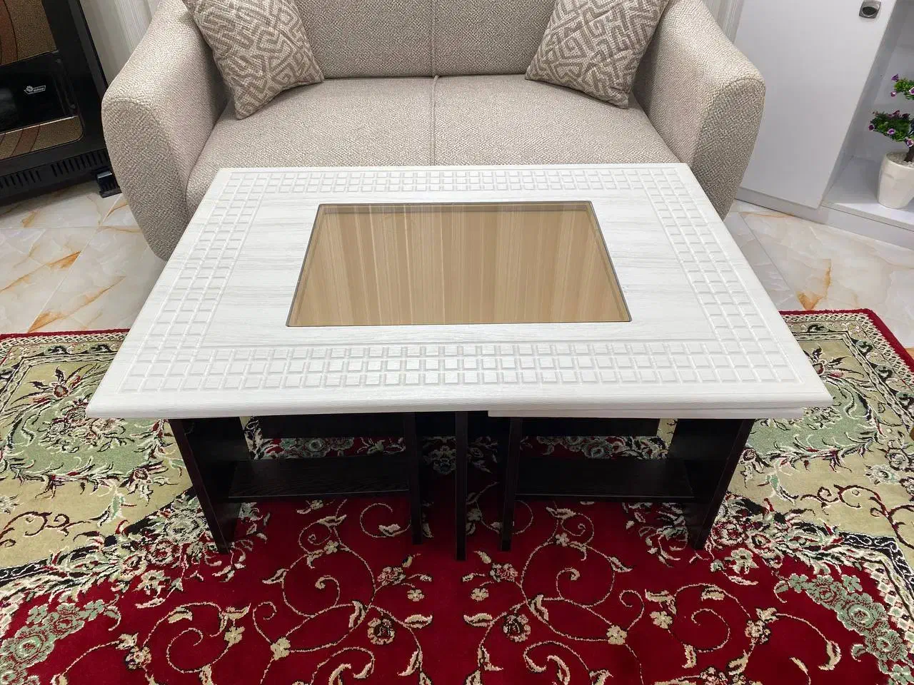 میز جلو مبلی و ۴ عدد عسلی|مبلمان خانگی و میز عسلی|کوچصفهان, |دیوار