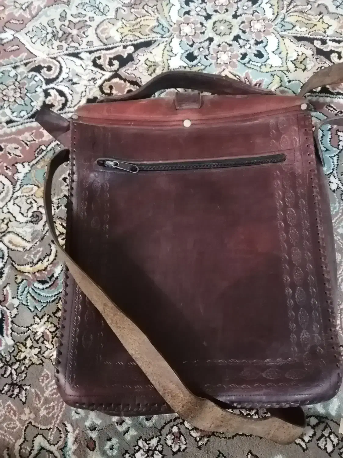 کیف دوشی مردانه|کیف، کفش، کمربند|اصفهان, نقش جهان|دیوار