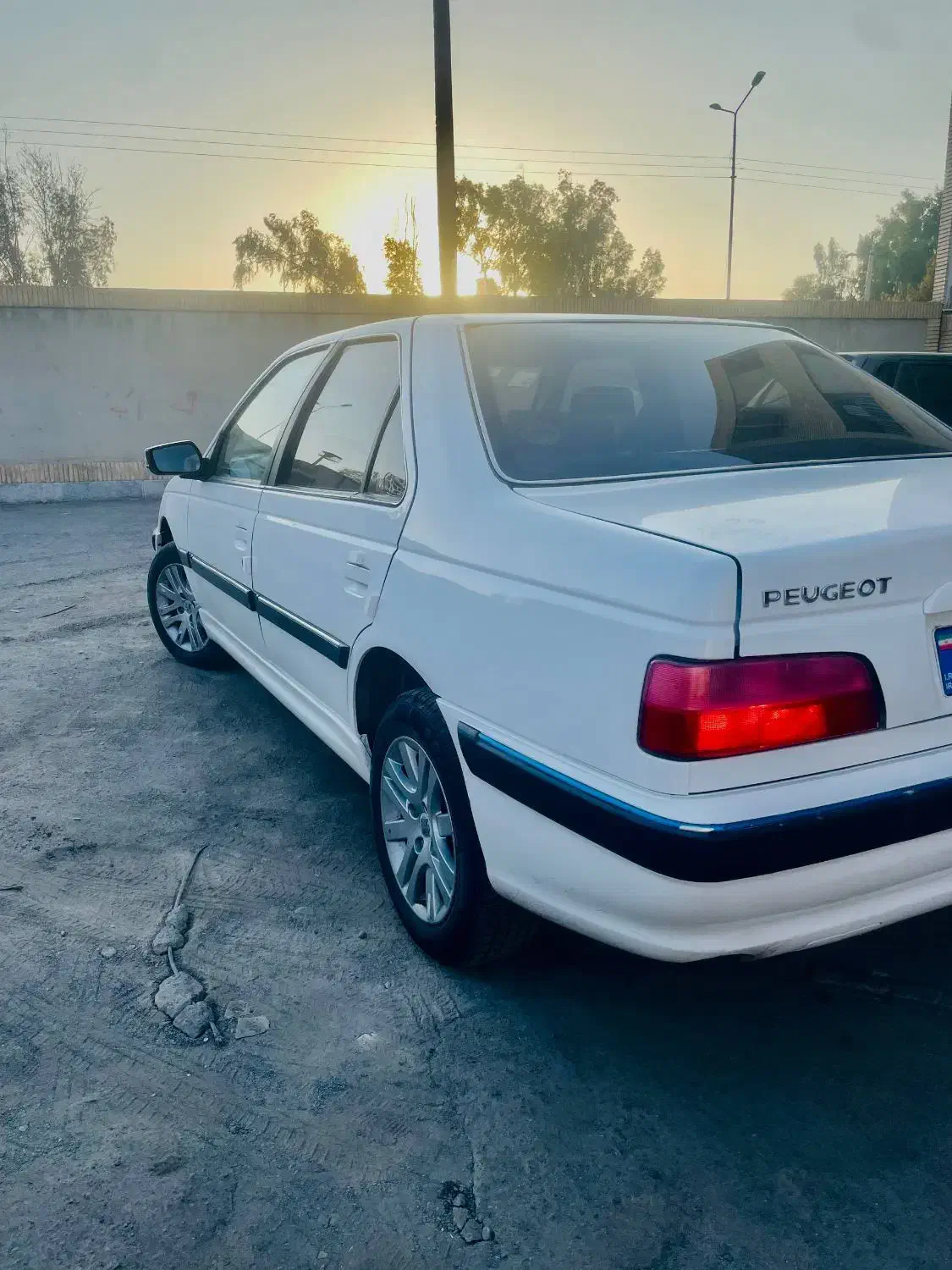 پژو پارس موتور جدید ۱۴۰۲ نیمه سفارشی|خودرو سواری و وانت|زاهدان, |دیوار