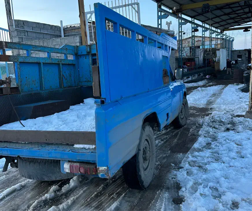 نیسان۸۴تناژ پایین|خودرو سواری و وانت|مشگین شهر, |دیوار