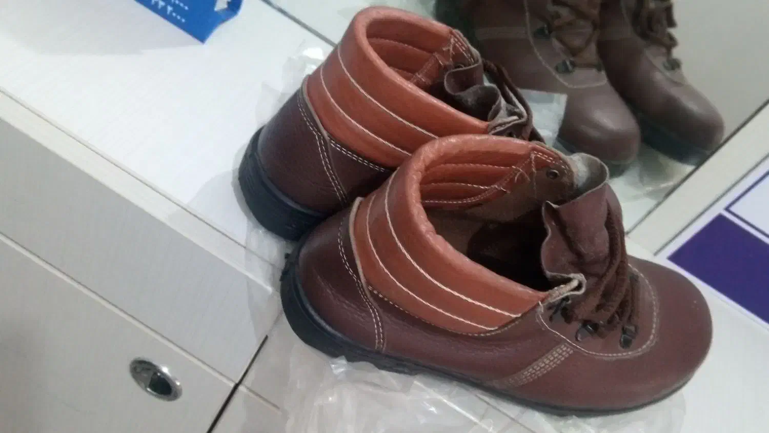 پوتین اصلی کره ای|کیف، کفش، کمربند|گنبد کاووس, |دیوار