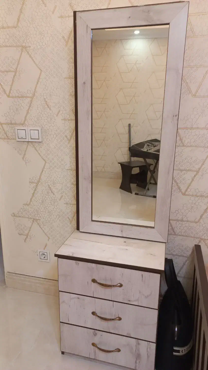 میز کامپیوتر، میز آرایش و صندلی|میز تحریر و کامپیوتر|رشت, حاجی آباد|دیوار