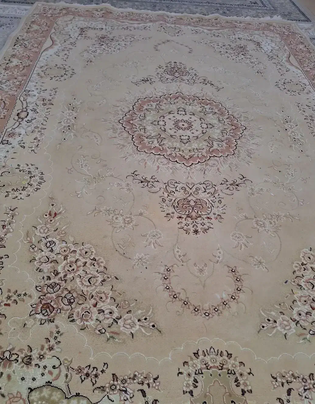 فرش ۶ متری|فرش|رشت, دروازه لاکان|دیوار