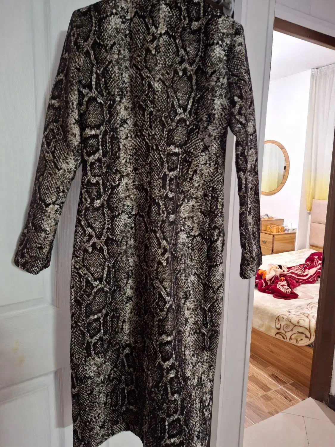 کلی لباس شلوار مانتو پالتو کاپشن لباس و...|لباس|مشهد, سرافرازان|دیوار