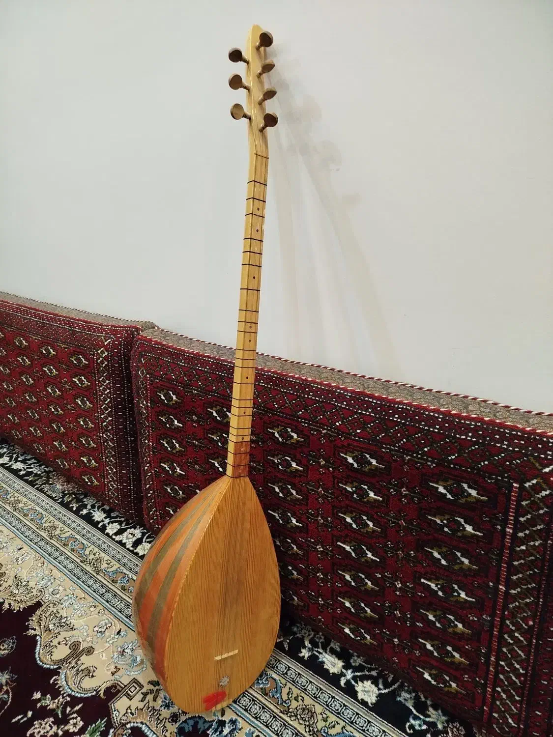 دیوان الیاسی|سازهای سنتی|سنندج, |دیوار