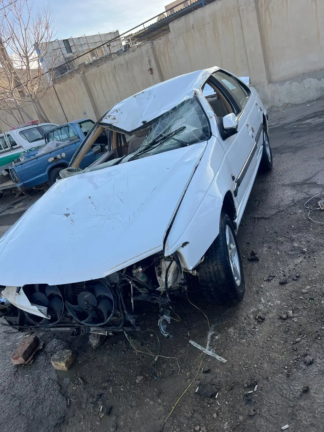 پرشیا تصادفی مدل۹۵|خودرو سواری و وانت|قم, چهل درخت‎|دیوار