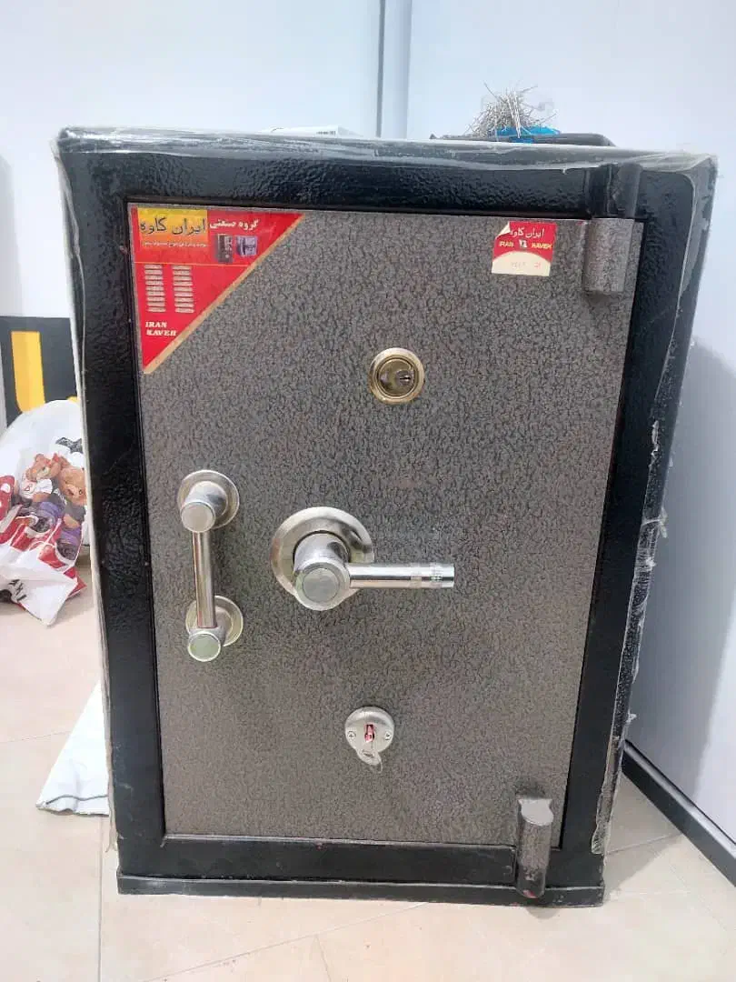 فروش گاو صندوق|ابزارآلات|هشتگرد, شهرک گلها|دیوار