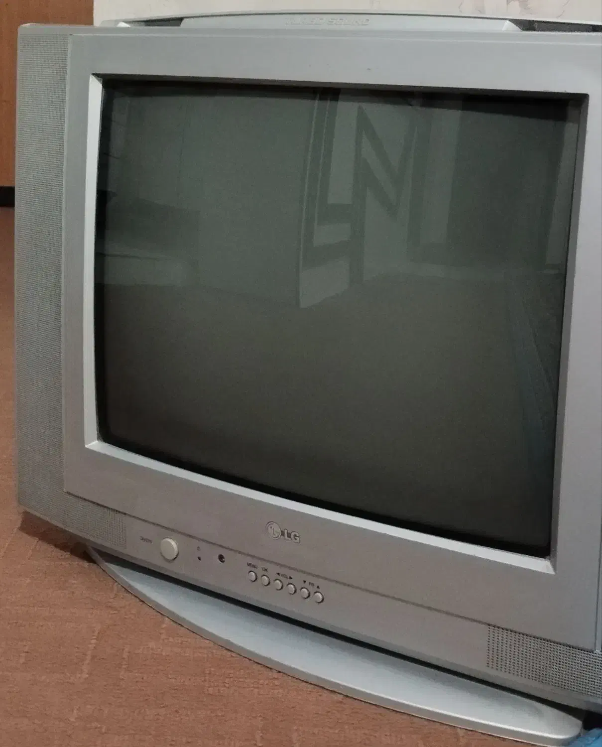 تلویزیون ال جی 21 اینچ|تلویزیون و پروژکتور|زرقان, |دیوار