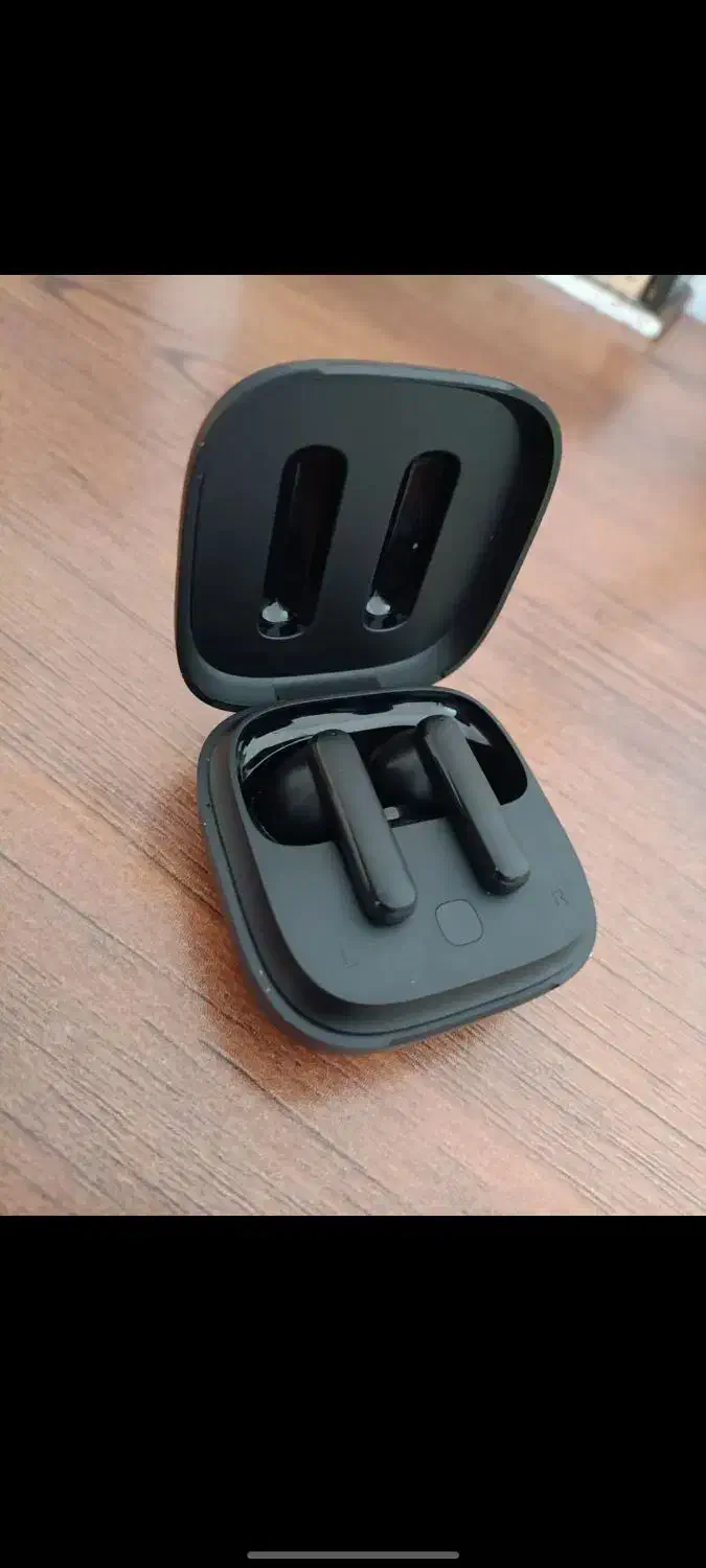 هندزفری ایرپاد بلوتوثی Qcy  کاملا سالم|لوازم جانبی موبایل و تبلت|رشت, استقامت ۱|دیوار