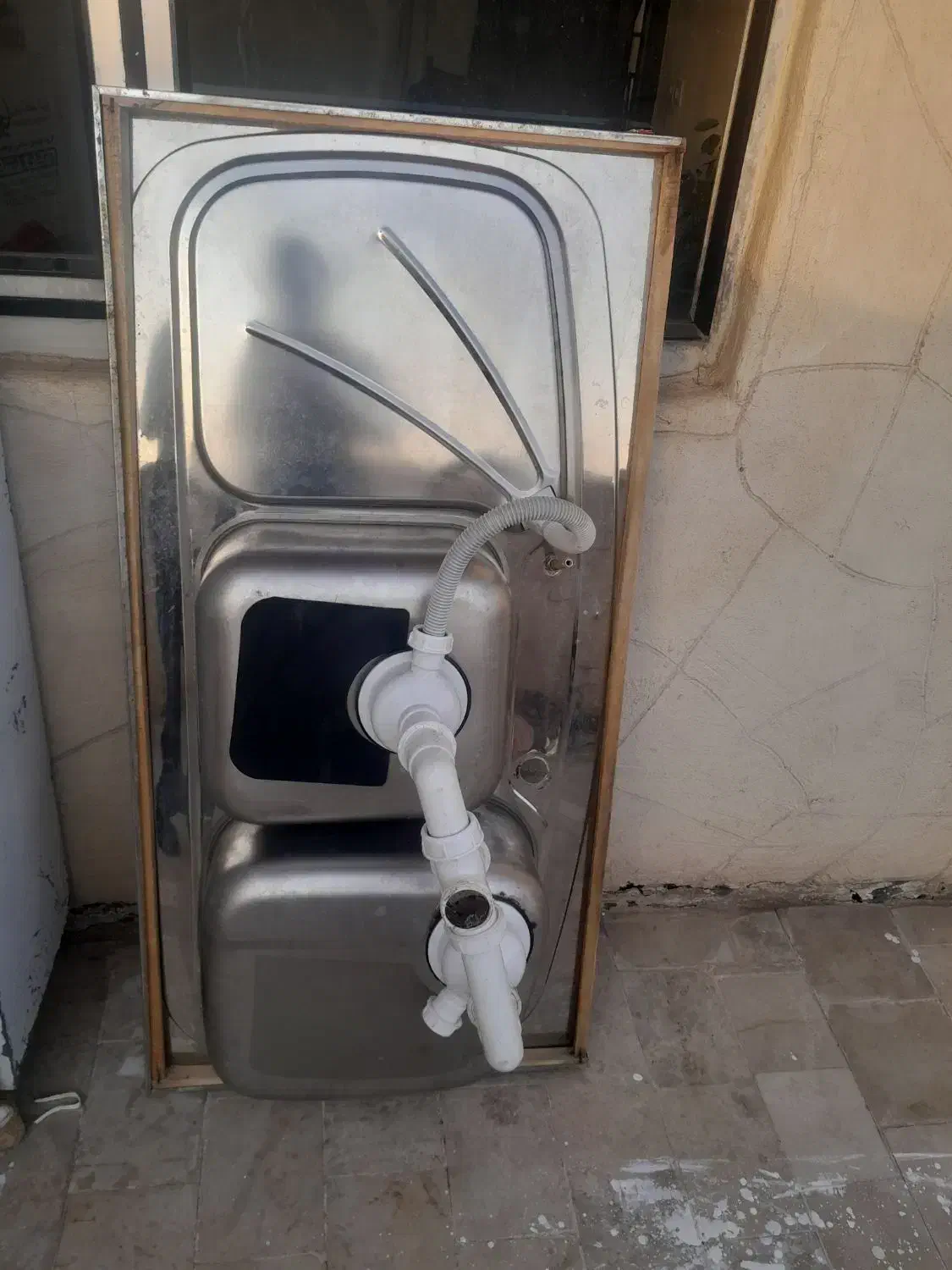 درب وپنجره سینک|مصالح و تجهیزات ساختمان|آبیک, |دیوار