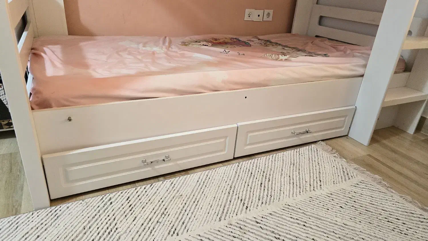 فروش فوری تخت دو طبقه برند معتبر سفارشی بادوعددتشک|تخت و سرویس خواب|بندرعباس, |دیوار