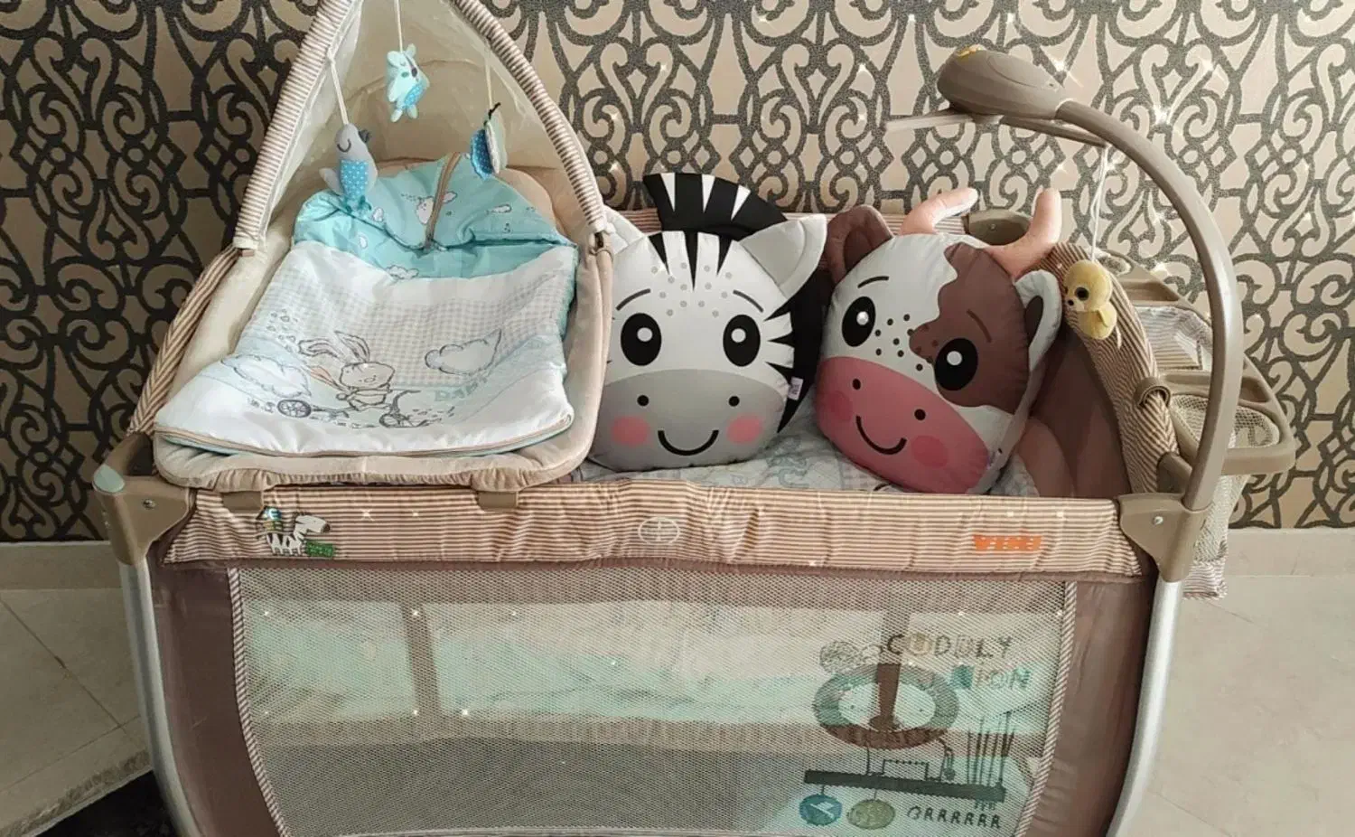 تخت پارک|تخت و صندلی بچه|قدس, شهر‌قدس|دیوار