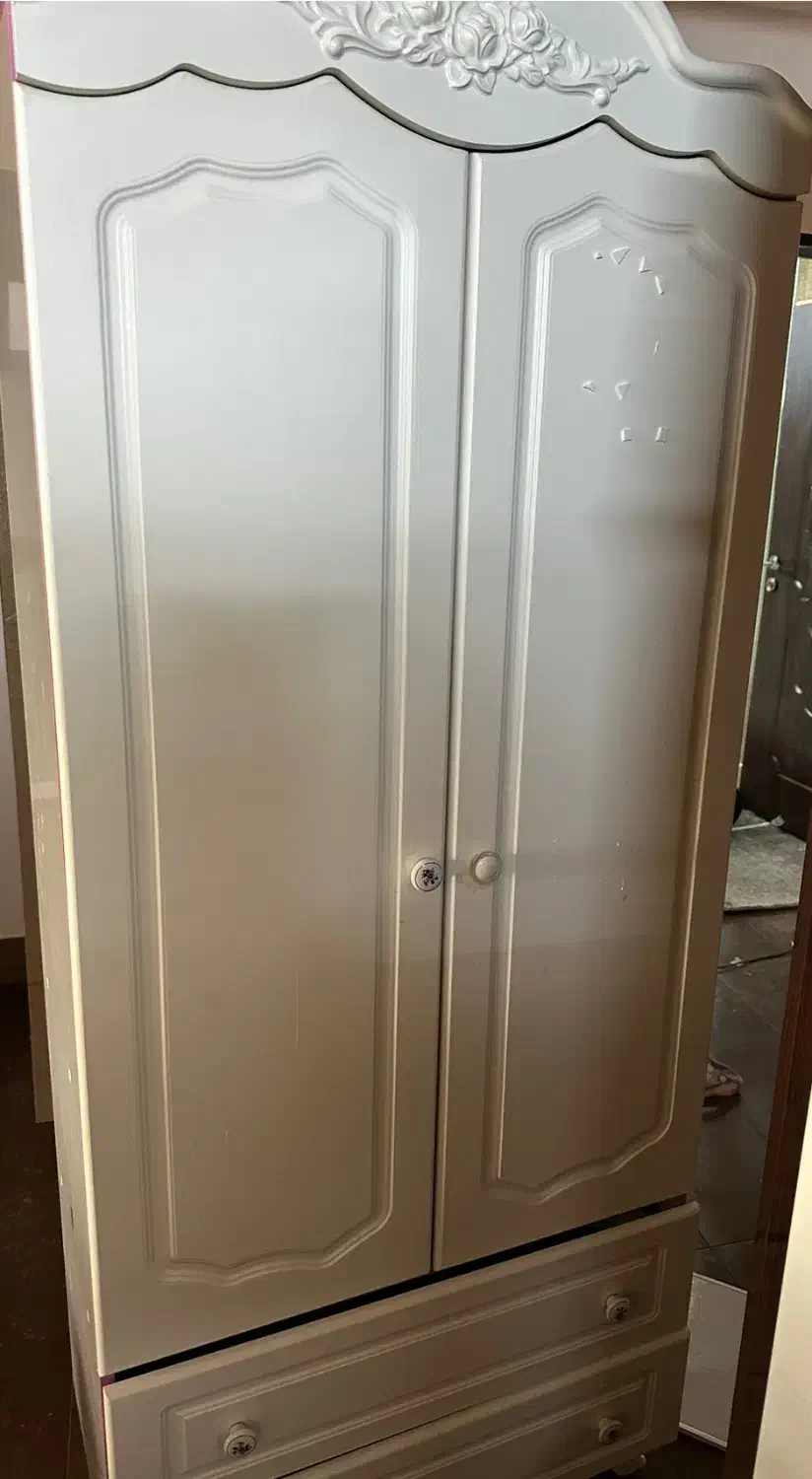 تخت و کمد کودک با قیمت استثنایی|اسباب و اثاث بچه|کازرون, |دیوار