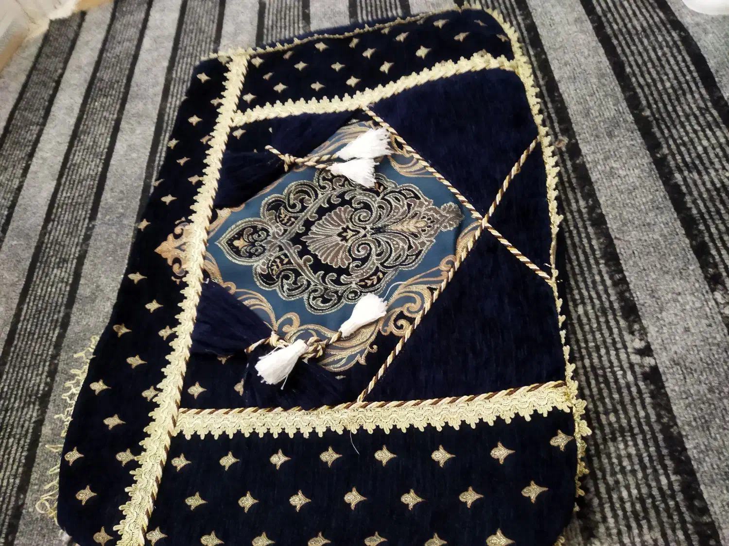 ۸ عدد روپشتی مخمل|پشتی|یاسوج, |دیوار