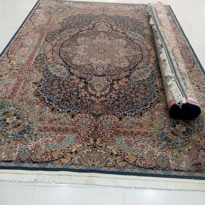 یک جفت فرش ۷۰۰ شانه سرمه ای|فرش|هشتگرد, شهرک راه آهن|دیوار