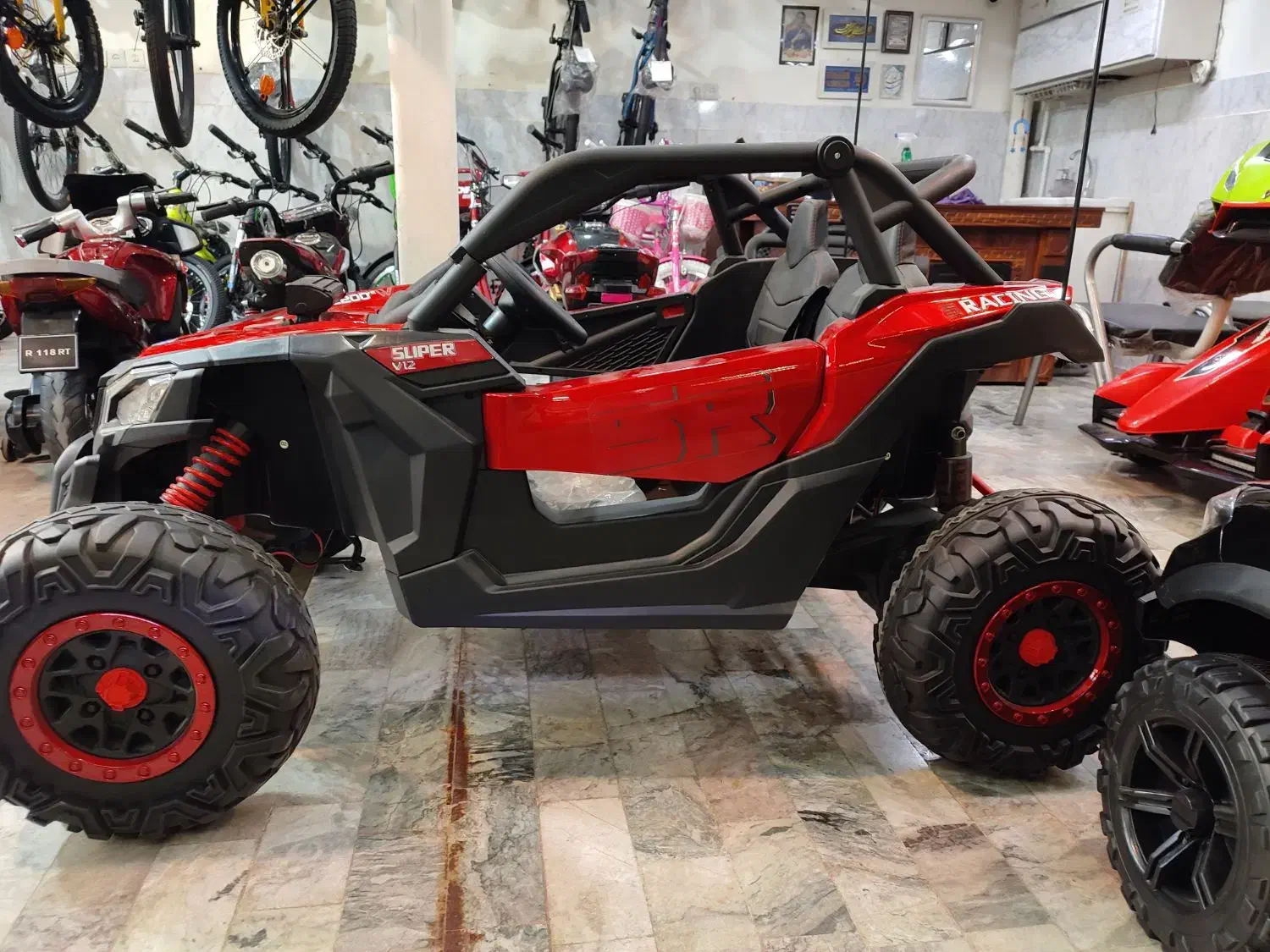 ماشین شارژی دو نفره واقعی|اسباب‌بازی بچه|قم, وادی السلام|دیوار