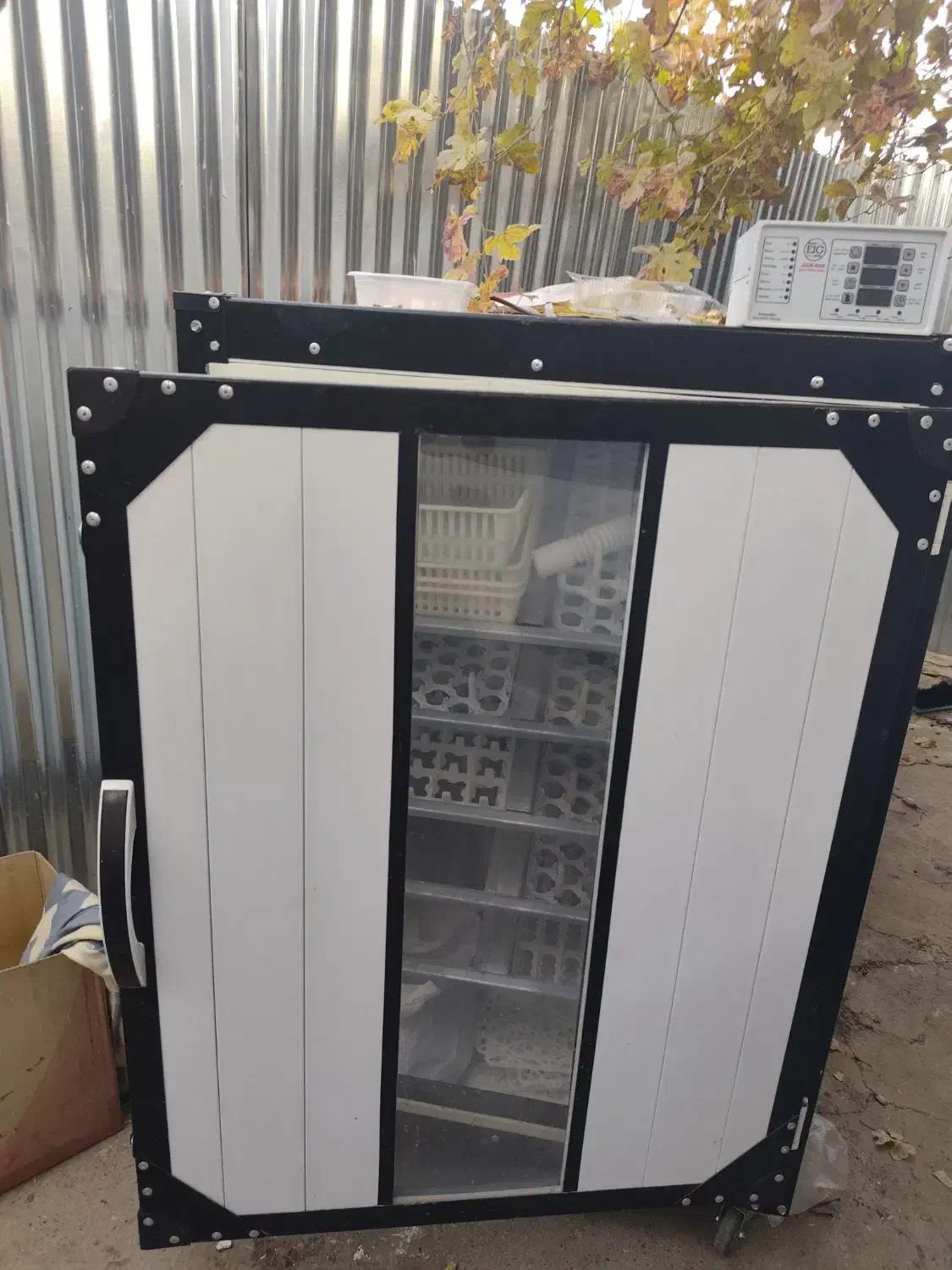 دستگاه جوجه کشی|لوازم جانبی حیوانات|فسا, |دیوار