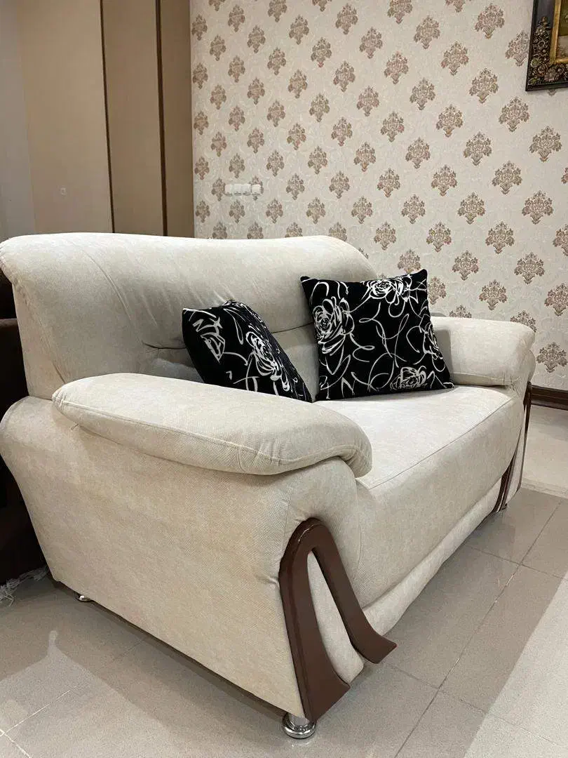 مبل 7 نفره سالم در حد نو|مبلمان خانگی و میز عسلی|تفت, |دیوار