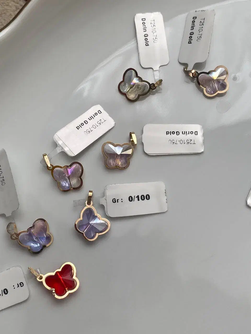 تنوع پلاکهای سوارسکی از ۱/۶۰۰/۰۰۰ تا۲/۰۰۰/۰۰۰ تومن|جواهرات|کرمانشاه, |دیوار