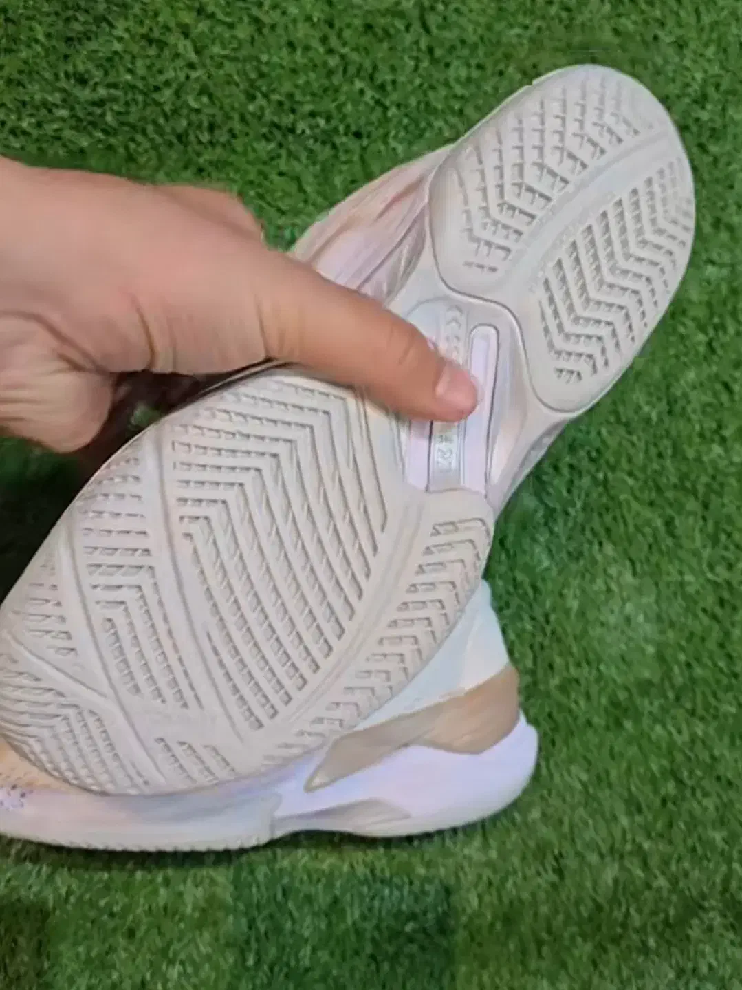 کفش والیبال|کیف، کفش، کمربند|نیشابور, شهرک اندیشه|دیوار