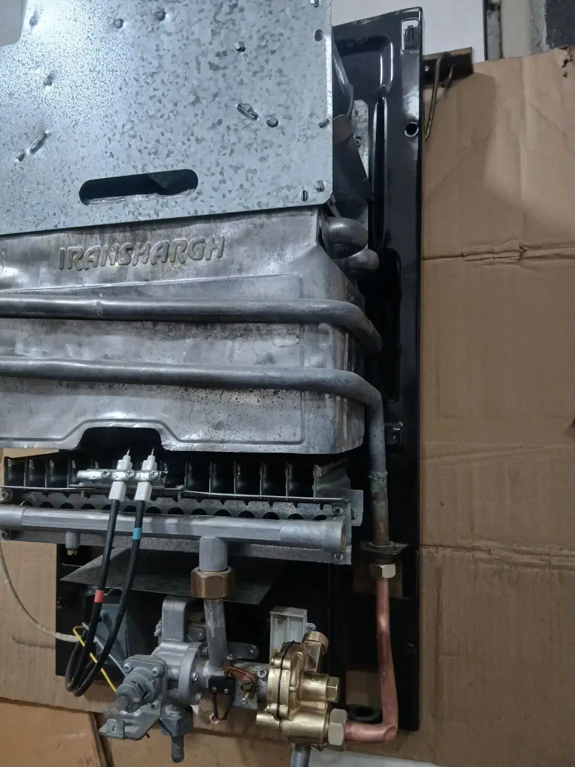 ابگرمکن دیواری ایران شرق جرقه زن و شمعک دائم|آبگرمکن، پکیج، شوفاژ|قم, نیروگاه|دیوار