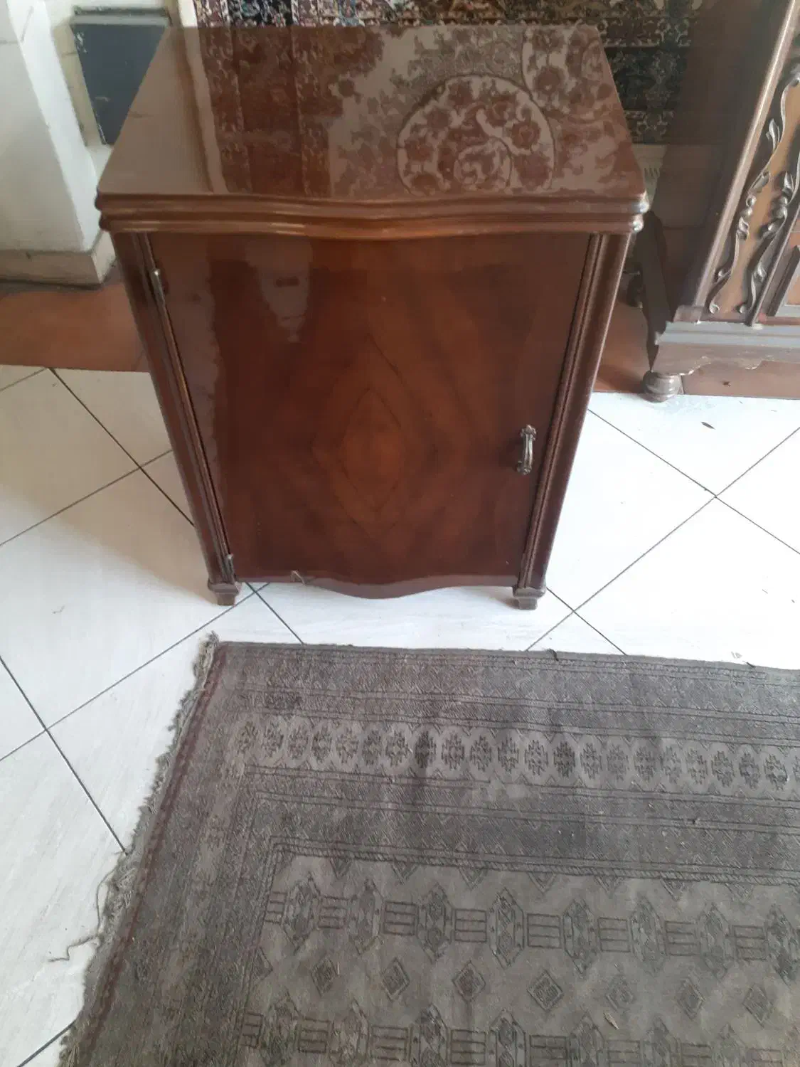 چرخ خیاطی با میز قدیمی سینگر|کلکسیون اشیاء عتیقه|تهران, صادقیه|دیوار