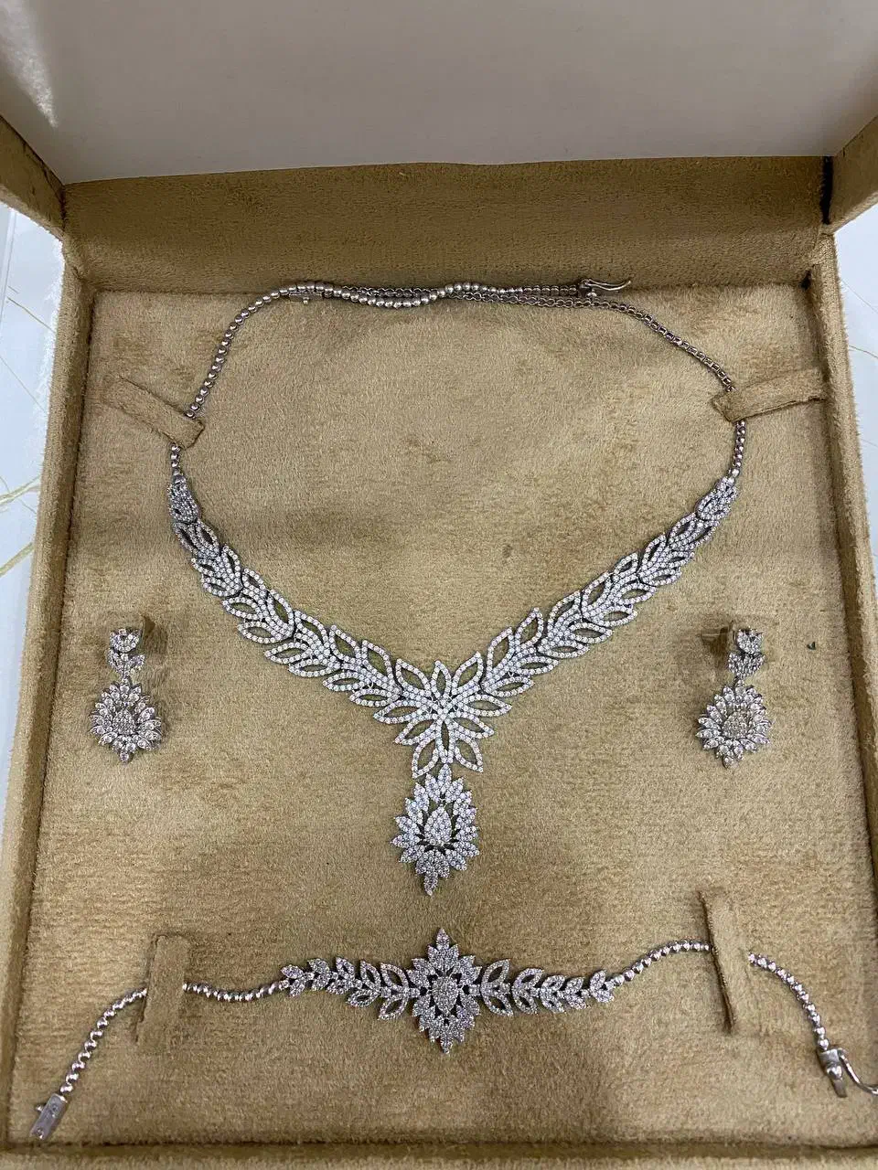 سرویس لوکس مخصوص عروس داماد|جواهرات|قم, ارم|دیوار