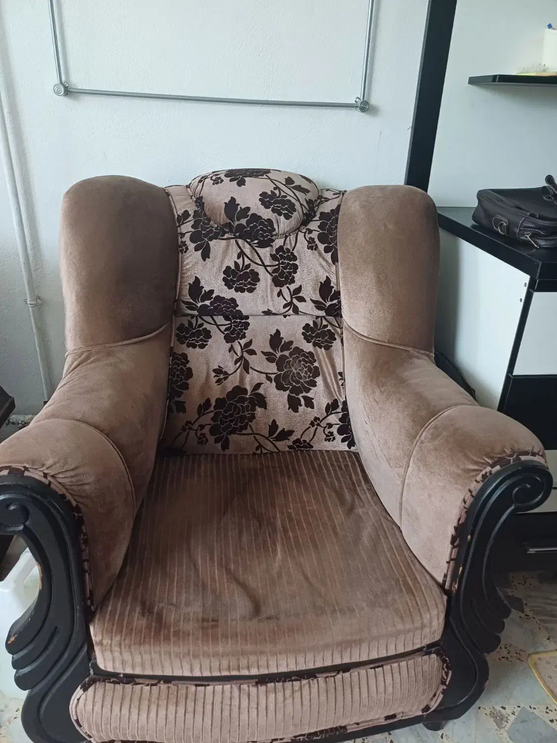 مبلمان راحتی ۷ نفره|مبلمان خانگی و میز عسلی|رشت, گیل|دیوار