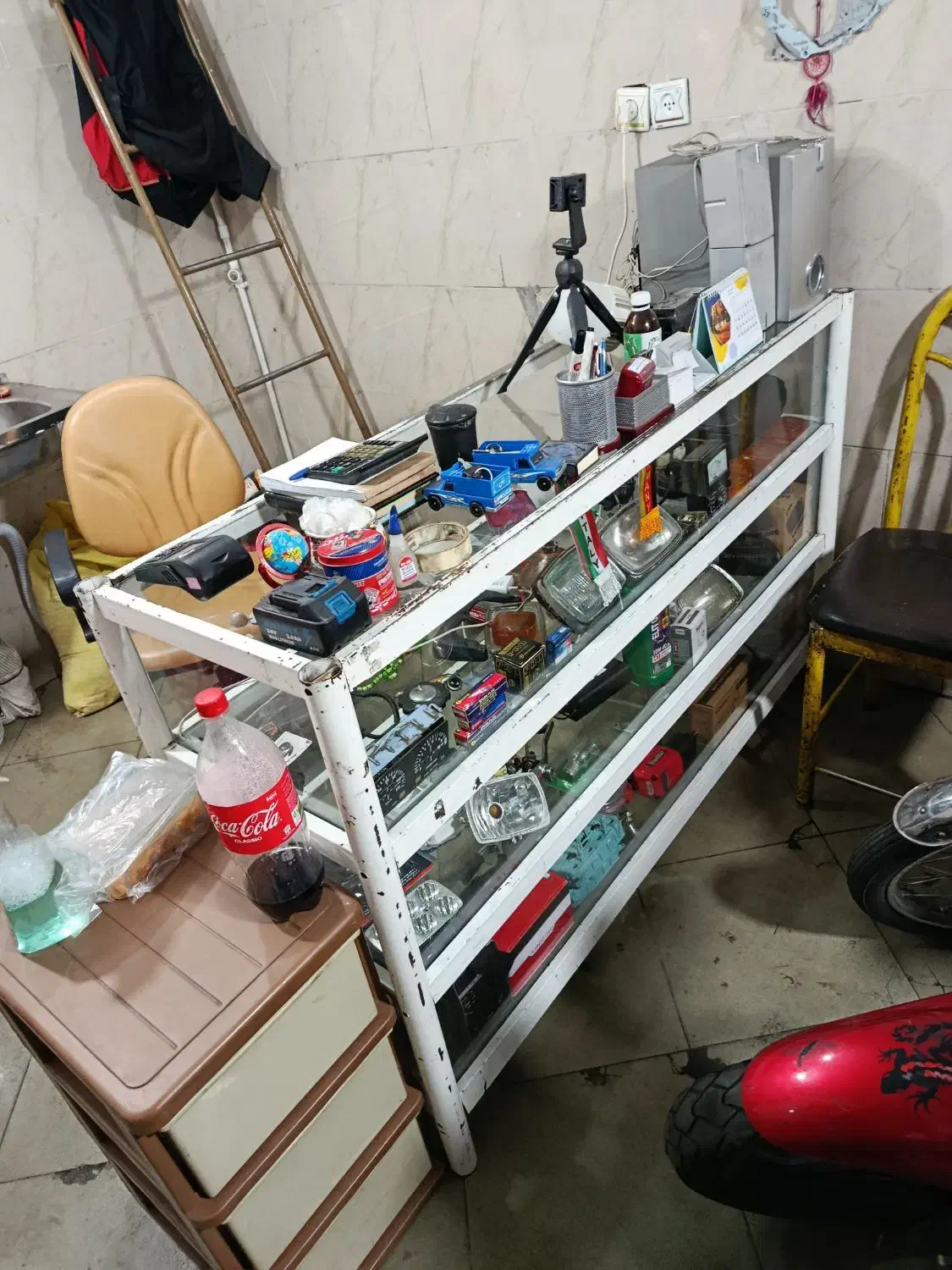 ویترین مغازه فروشگاه|بوفه، ویترین، کنسول|تهران, خاک سفید|دیوار