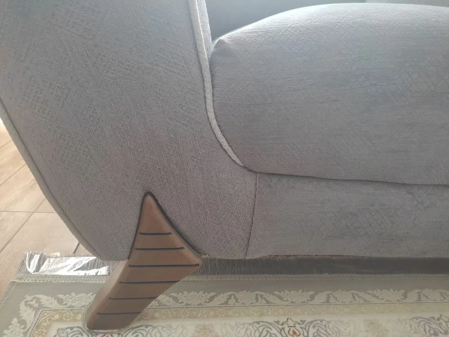 یکی مبل دونفره ی راحتی بفروش میرسد|مبلمان خانگی و میز عسلی|یزد, |دیوار