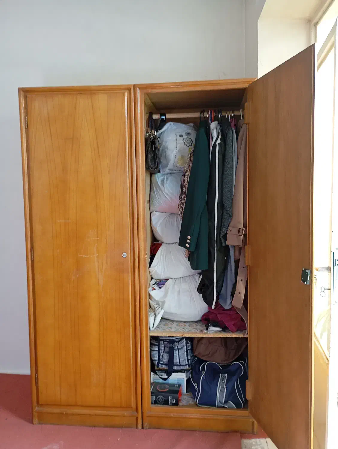 کمد قدیمی تمام چوب|جاکفشی، کمد، دراور|قزوین, |دیوار