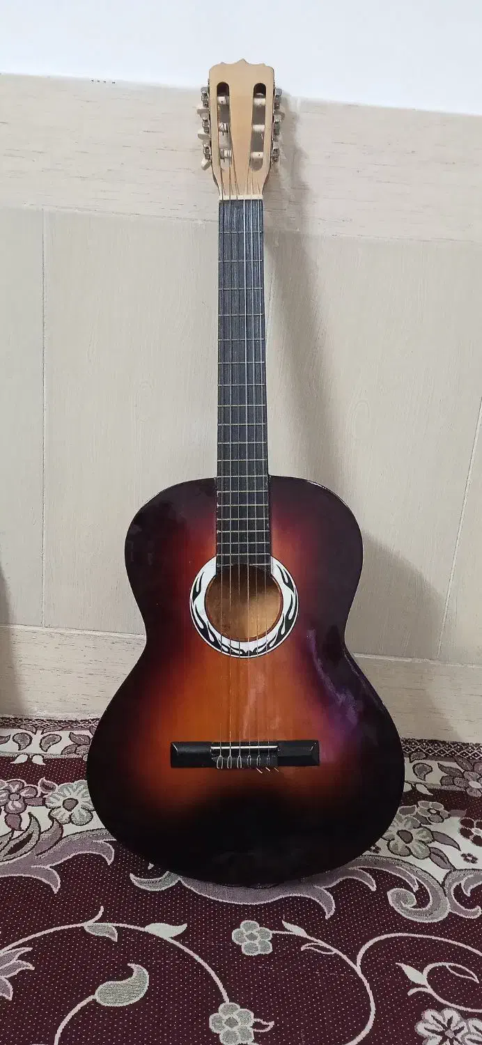 گیتار در حد نو|گیتار، بیس، امپلیفایر|تربت‌حیدریه, رضاشهر|دیوار