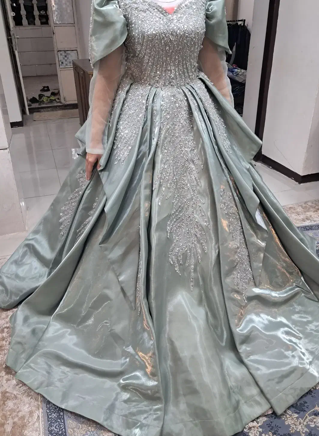 مجلسی|لباس|شاهین‌شهر, فردوسی|دیوار