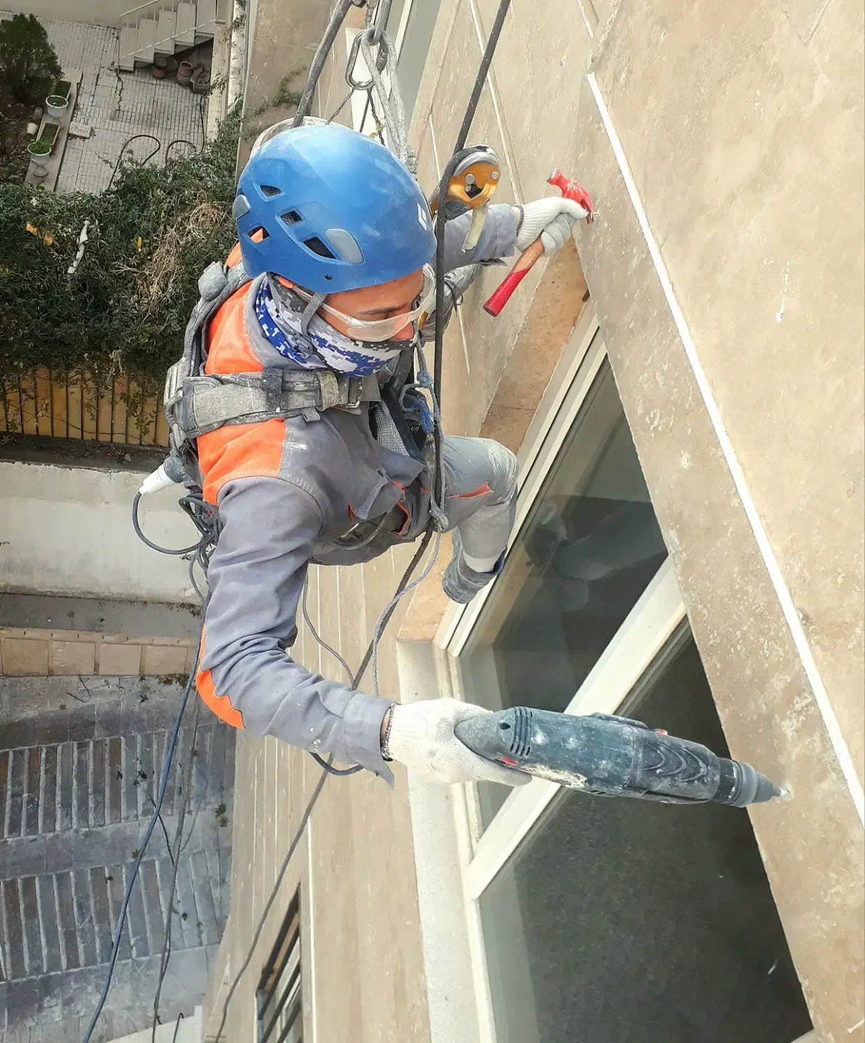 پیچ  رولپلاک سنگ/ باطناب راپل بدون داربست|خدمات پیشه و مهارت|قزوین, |دیوار