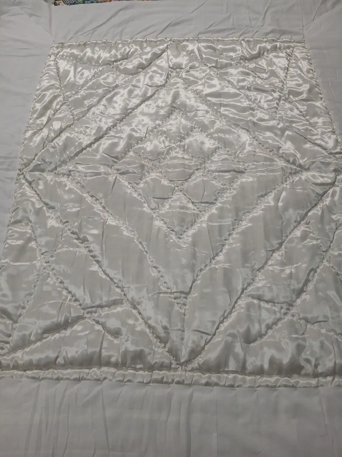 لحاف نو|رختخواب، بالش، پتو|گلبهار, شهر جدید گلبهار|دیوار