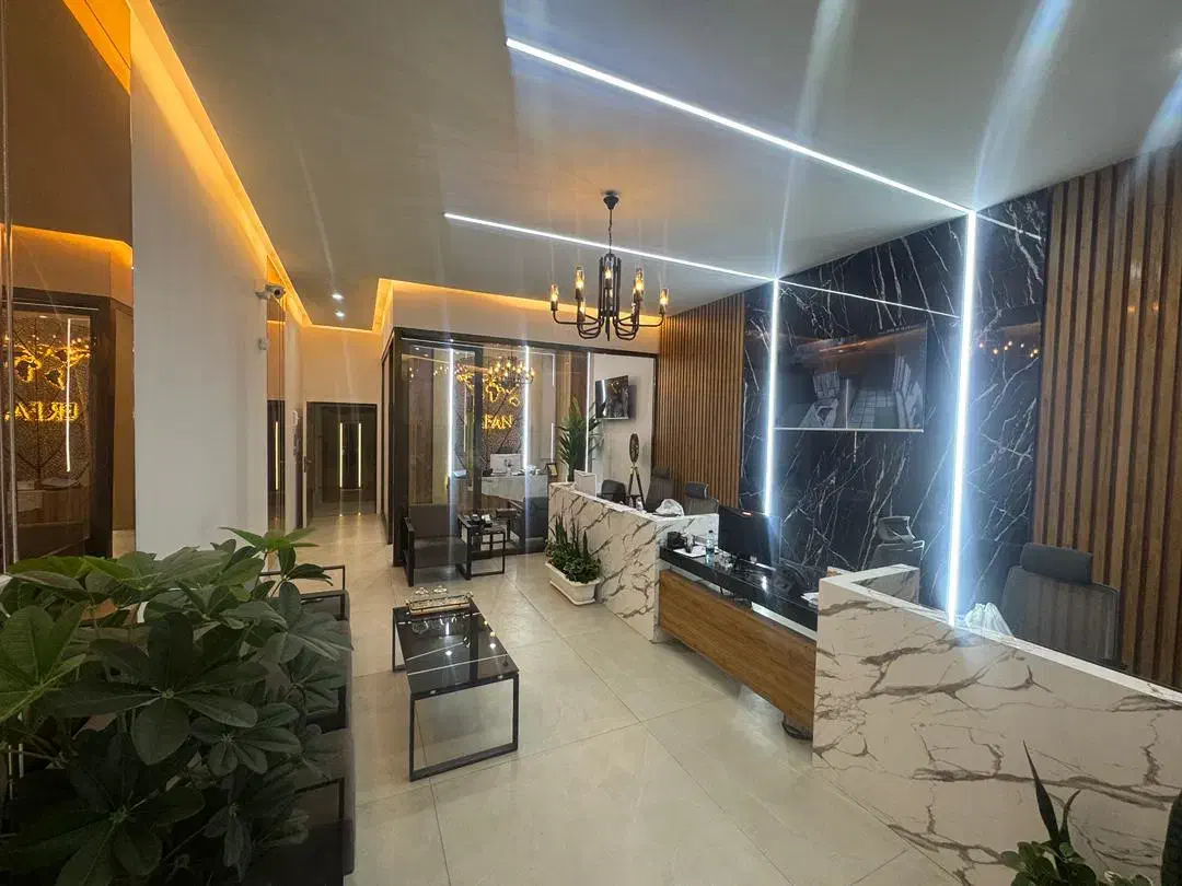 فروش مغازه سه طبقه نوسازتجاری با سند ۶ دانگ|فروش مغازه و غرفه|کاشان, طالقانی|دیوار