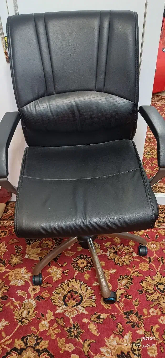 صندلی گردان مدیریتی|صندلی و نیمکت|لاهیجان, گلستان|دیوار