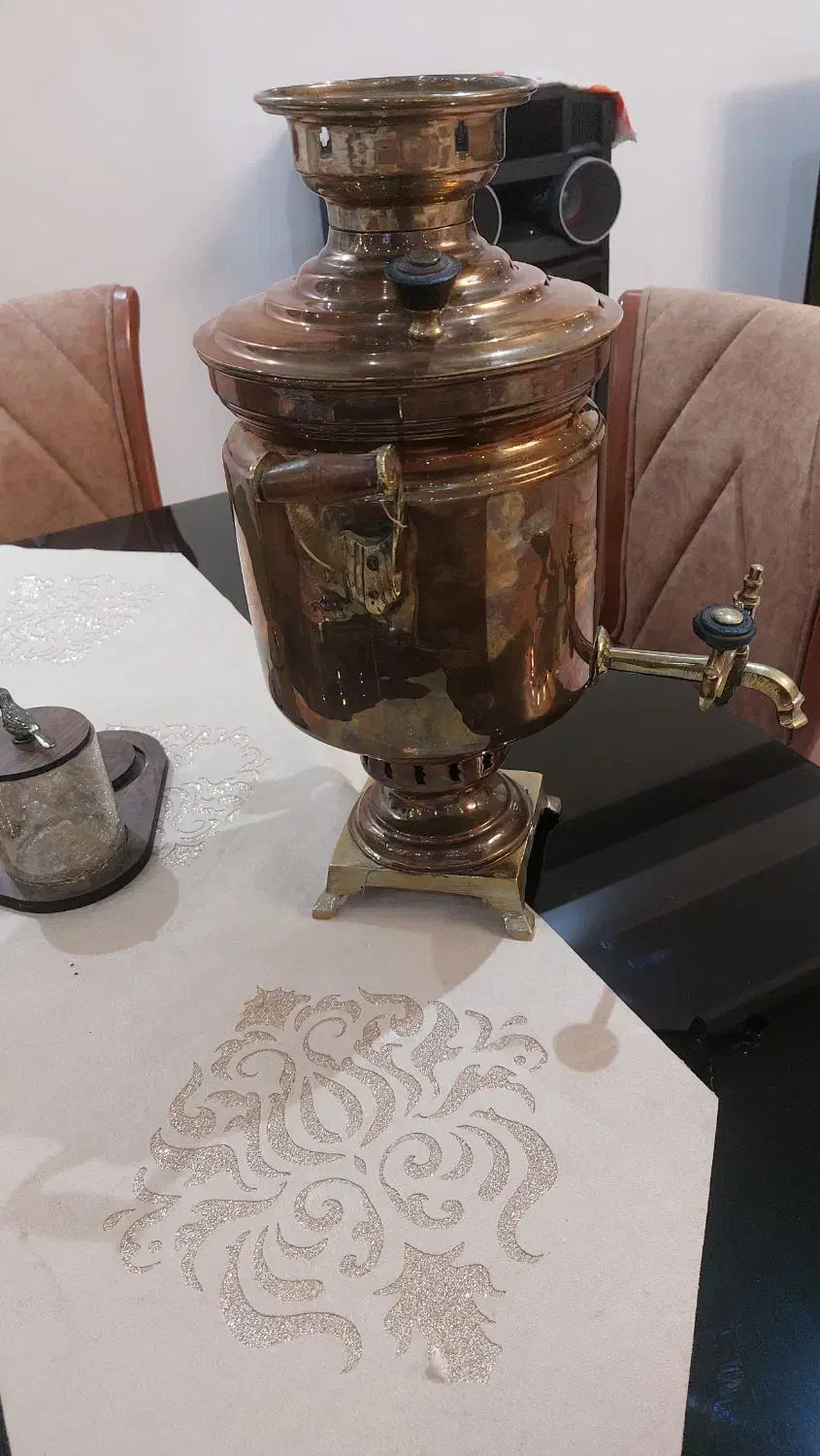 سماور زغالی قدیمی|کلکسیون اشیاء عتیقه|چهارباغ, |دیوار