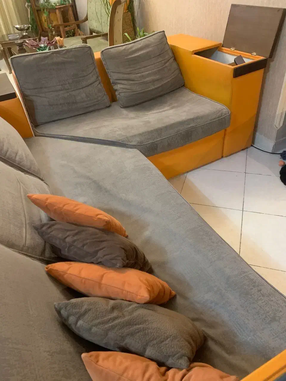 راحتی ۵ نفره L به همراه میز بار مخفی و دو باکس|مبلمان خانگی و میز عسلی|تهران, سوهانک|دیوار