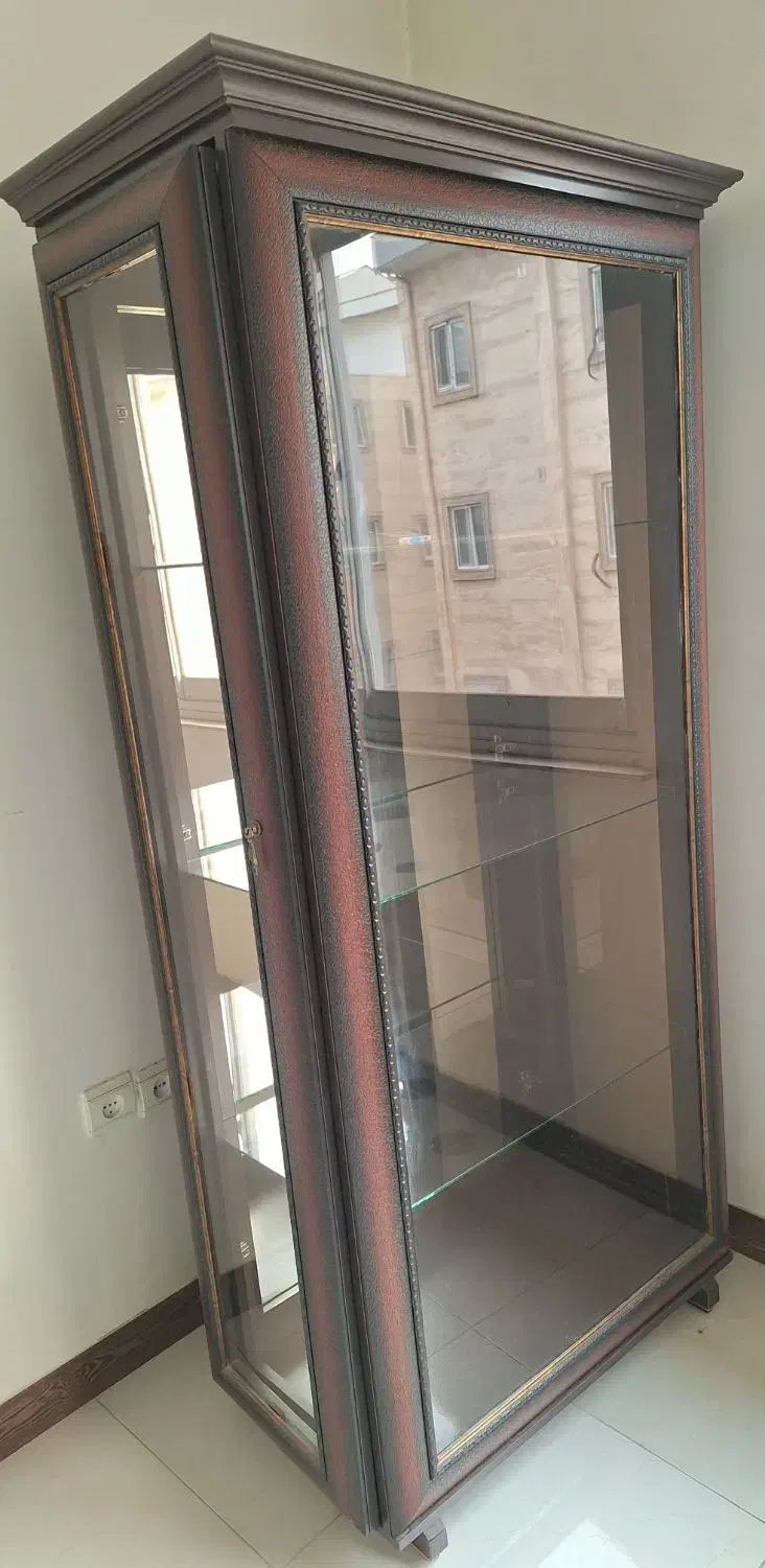 یک عدد بوفه  به همراه وتخت کودک آپادانا با تشک|بوفه، ویترین، کنسول|رشت, دیانتی|دیوار