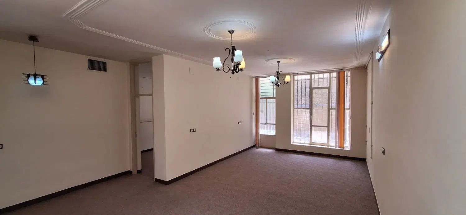 ویلایی یک طبقه دربست،بلوار عدالت،خ منطق،عدل غربی|اجارهٔ خانه و ویلا|شیراز, عادل آباد|دیوار