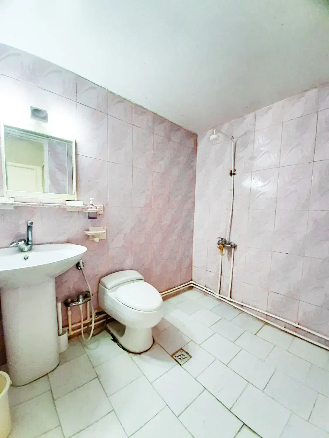 ۱۲۵ متر / تک واحدی / ۲۰ متر تراس/ خوش نقشه