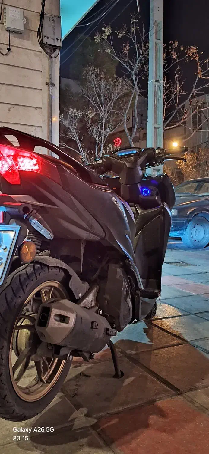 کلیک مدل ۱۰۴۲|موتورسیکلت|قم, اسمعیل آباد|دیوار