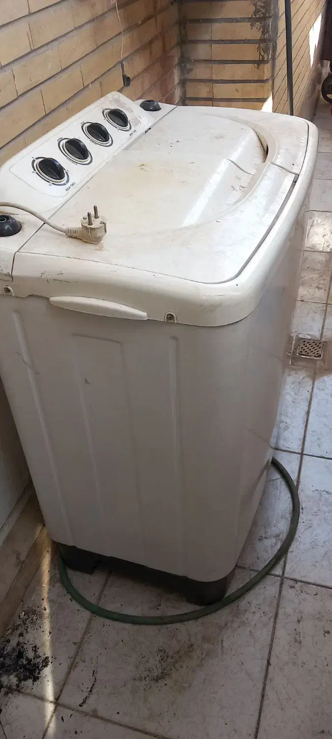 مبل ۷نفره وماشین لباسشویی|مبلمان خانگی و میز عسلی|فولادشهر, مسکن مهر فولادشهر|دیوار