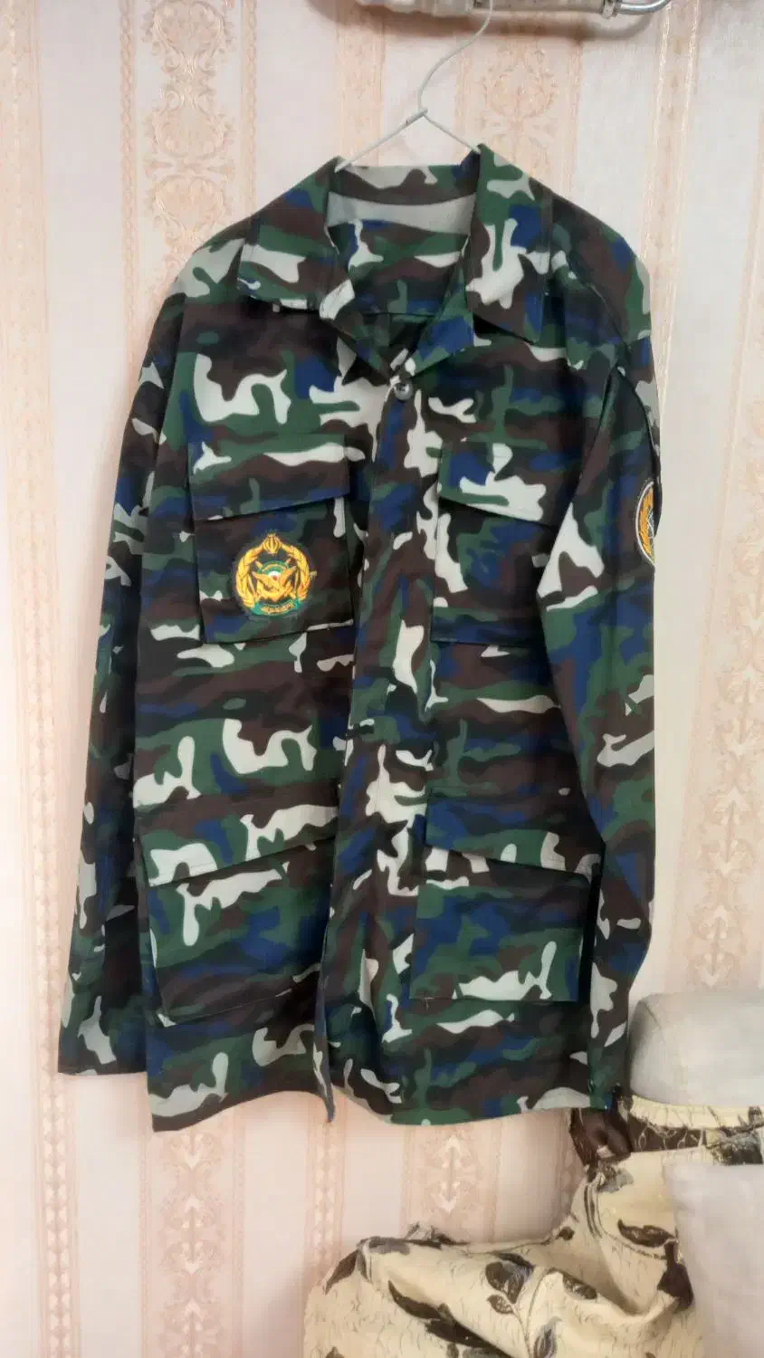 لباس نظامی|لباس|اراک, |دیوار